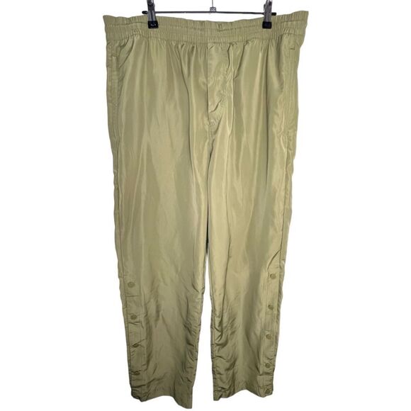 ALO Yoga Light Green Track Pants With Button Up Legs - Picture 1 of 5